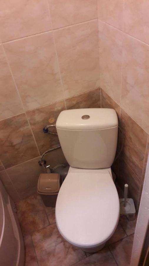 Apartment Pylnykarska 8А ลวีฟ ภายนอก รูปภาพ
