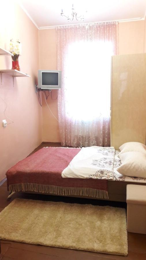 Apartment Pylnykarska 8А ลวีฟ ภายนอก รูปภาพ